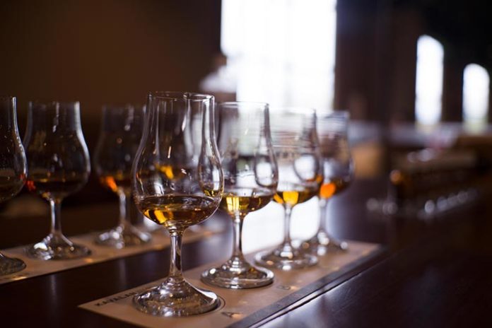 Jak ocenić dobrą whisky?