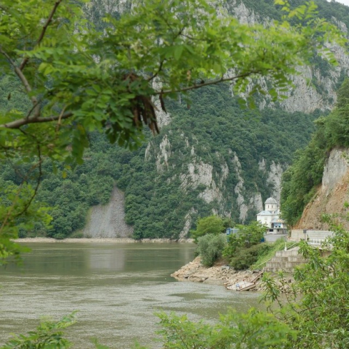 Między Karpatami i Dunajem